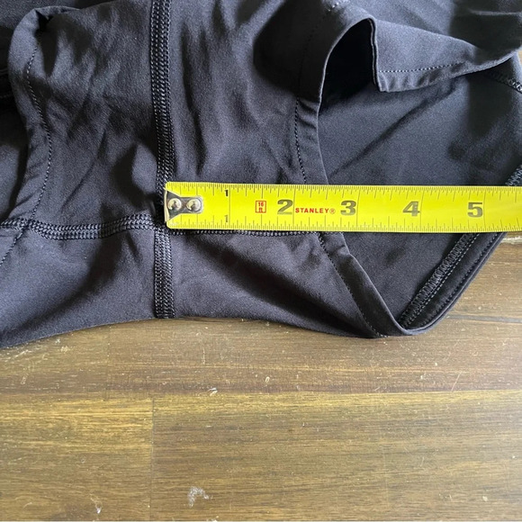 Lululemon Speed Up Black Shorts - Picture 6 of 8